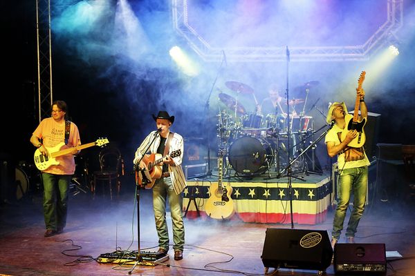 "Country Night" in Linden