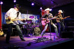 Band live auf der Bühne